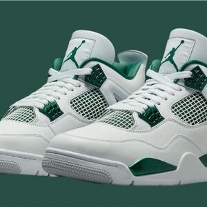 Air Jordan 4  Size 3.5